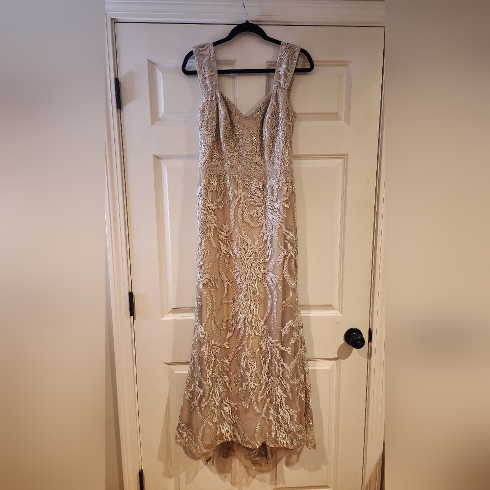 Rina diMontella beautiful beaded wedding dress gown Size 12